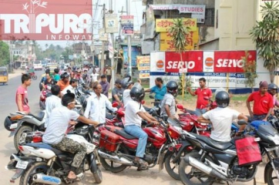 Petrol crisis hits Tripura with the beginning of Durga Puja Petrol crisis hits Tripura with the beginning of Durga Puja